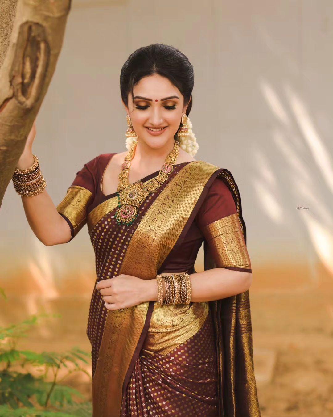 Telugu Tv Actress Sridevi Vijaykumar in Maroon Pattu Saree